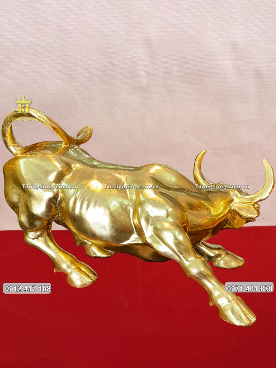 Hình ảnh phía sau của bức tượng